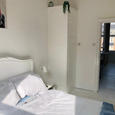 New! Seaside Central Scarborough Apartment Bagian luar foto