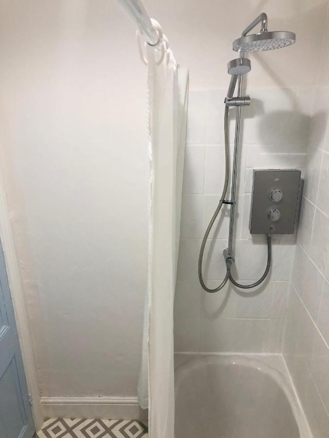 New! Seaside Central Scarborough Apartment Bagian luar foto
