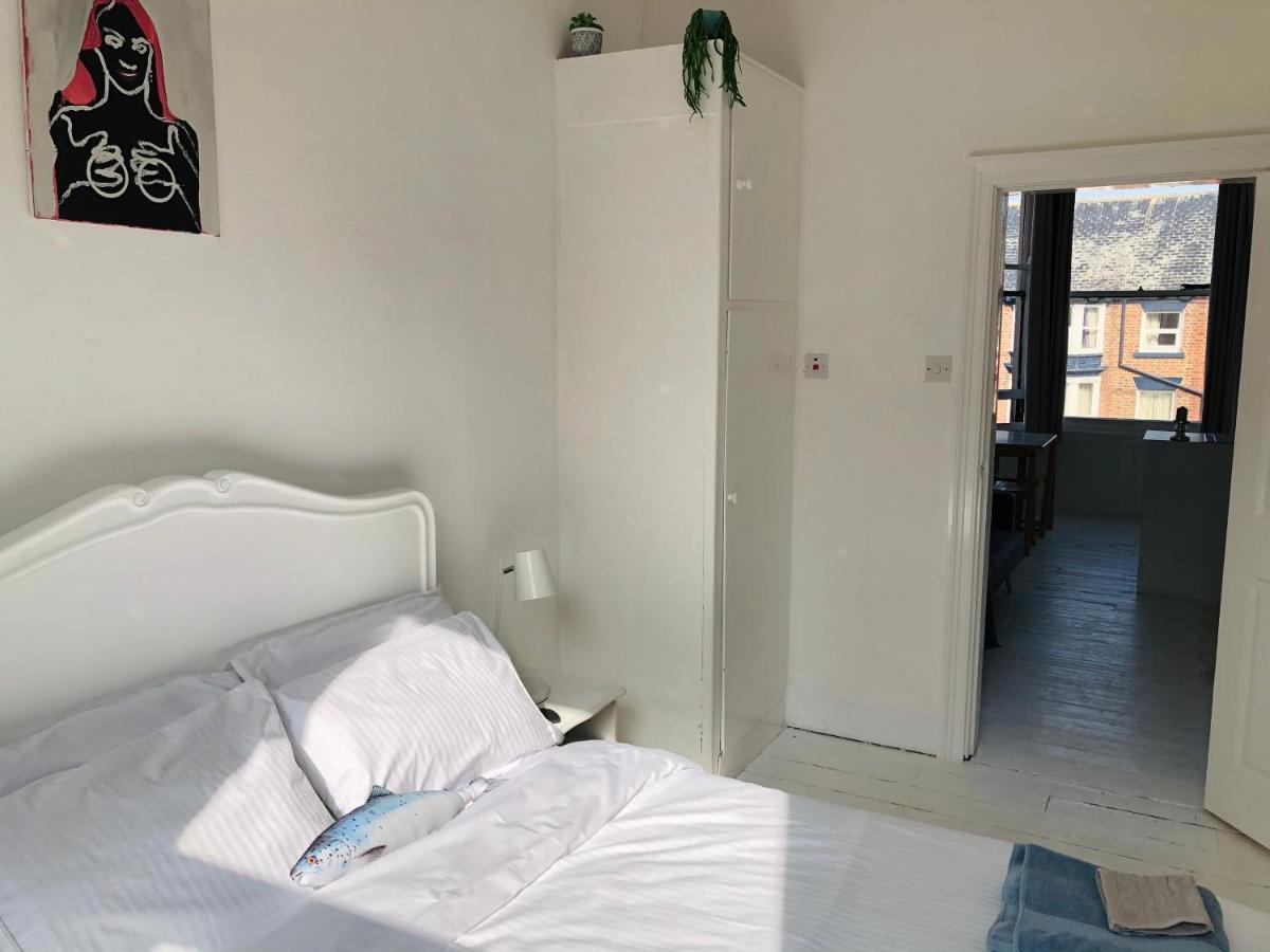 New! Seaside Central Scarborough Apartment Bagian luar foto
